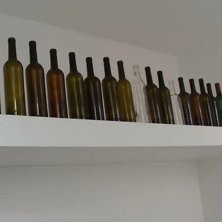 Cellars I 公寓 *